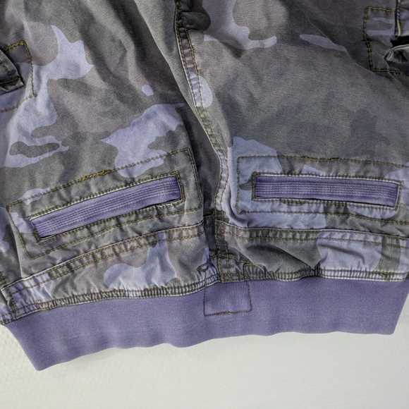 Sold - Picture 6 of 7